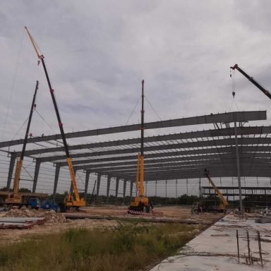 A project picture of jobsite showing the steel structure of purlins and metal roofing sheets Juta Steel galvanised purlins Bumbung Besi JSC JSZ JutaDek 762 Metal Roofing Sheets Transparent Sheet PC roofing FRP roofing